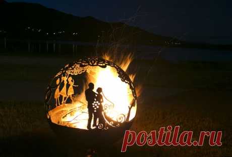 Дизайнерские огненные шары в саду ~ Planetalsad