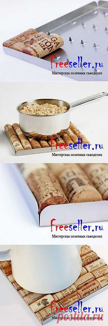 Самодельная подставка из пробок