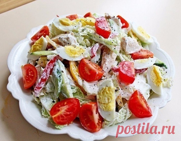 САЛАТ С КУРИНОЙ ГРУДКОЙ 