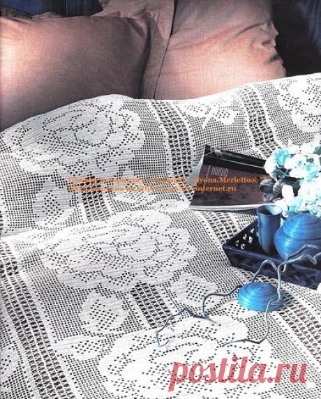 Потрясающее ажурное покрывало в технике филейного вязания.
