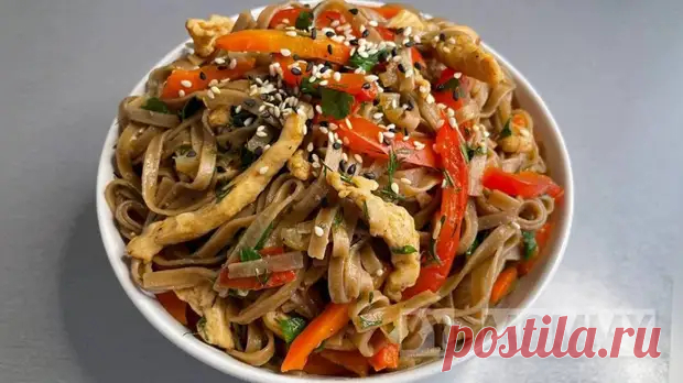Гречневая лапша соба с куриной грудкой и овощами - простой рецепт гречневой лапши с сочной курицей - Будет вкусно - Медиаплатформа МирТесен