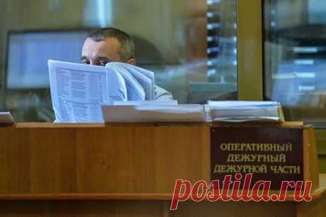 В российском городе в квартире семьи с ребенком рухнул потолок. В Красноярске в квартире, в которой живет семья с ребенком, обрушился потолок. Об этом сообщили в пресс-службе прокуратуры Красноярского края. Инцидент на четвертом этаже многоквартирного дома, расположенного по адресу Железнодорожный район, улица Карла Маркса, 132, произошел в воскресенье, 12 февраля.