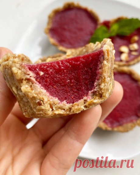 Корзиночки из овсянки с клубникой без выпечки — Сад Заготовка