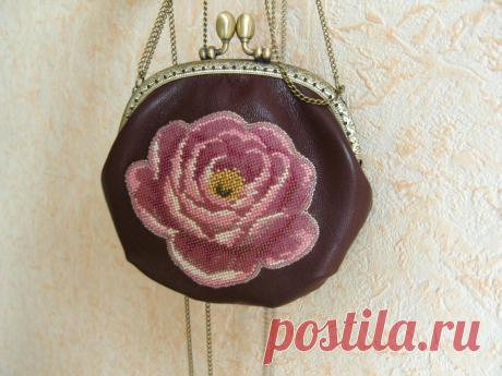 Сумочка с фермуаром и розой &quot;Бургундия&quot;. | biser.info - всё о бисере и бисерном творчестве
