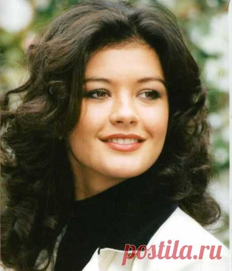 Кэтрин Зета-Джонс, 25 сентября, 1969