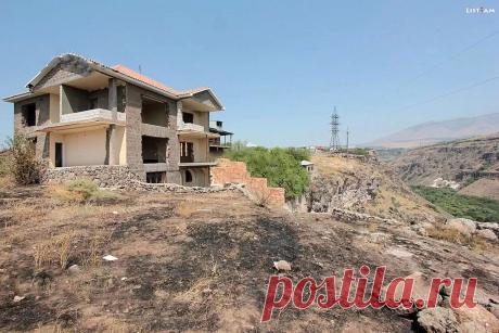 Առանձնատուն 4 հարկանի Աշտարակ 460 քմ Մուղնու եկեղեցու մոտ Արագածոտն - Տների վաճառք - List.am
