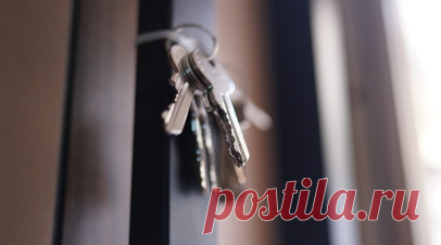 В Свердловской области приобрели квартиру потерявшим родителей при пожаре сёстрам. Для двух сестёр, которые потеряли родителей при пожаре в доме в селе Андреевка Свердловской области в декабре 2022 года, приобрели жильё. Читать далее