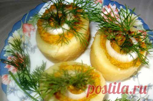 Помидоры и картофель фаршированные селедкой