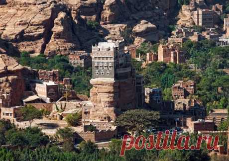 Дворец на скале, история, описание, фотогалерея