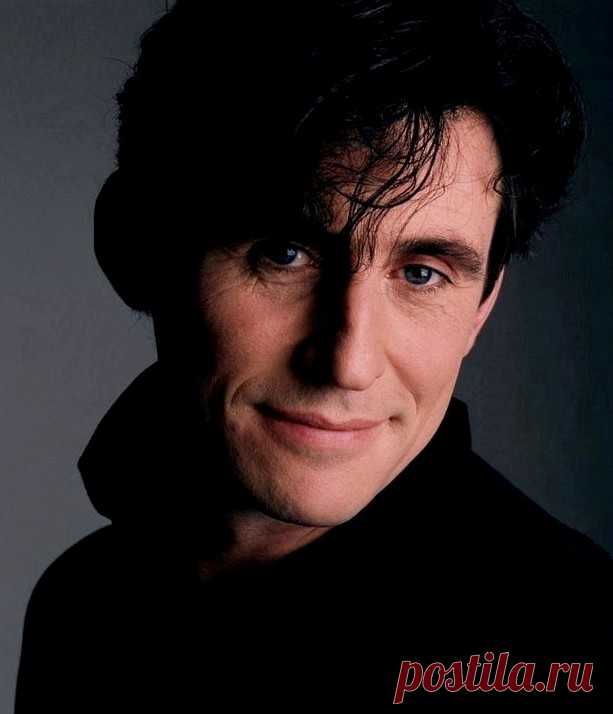 Гэбриел Бирн (Gabriel Byrne)
- 12 мая, 1950