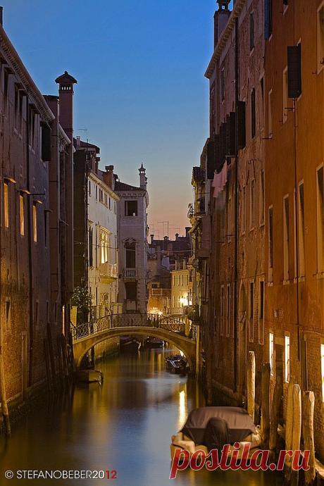 Venice Canal at Sunrise | Venise &amp; Burano