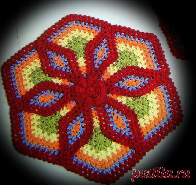 Вяжем яркий коврик крючком, дома будет еще уютнее!