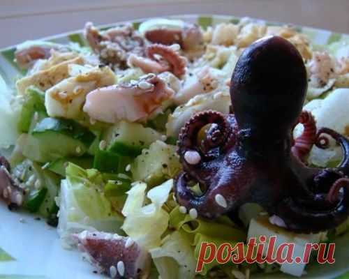 Салат с осьминогом