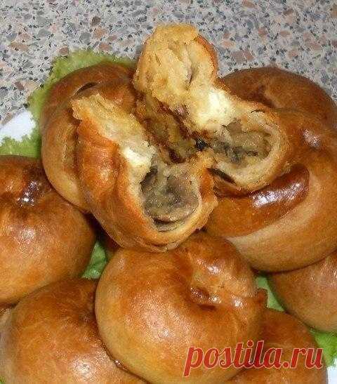 Бабушкины слоистые пирожки