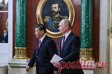 Китаевед заявил о возникновении «Большой двойки» после визита Си Цзиньпина. Несмотря на мощное давление Запада, Си Цзиньпин после переизбрания совершил свой первый иностранный визит именно в Россию. Похоже, Китай окончательно выбрал нашу сторону и подставил плечо отечественной экономике. Китайские бизнесмены делятся инсайдом — товарищ Си привез в Москву 1 000 000 000 000 юаней.