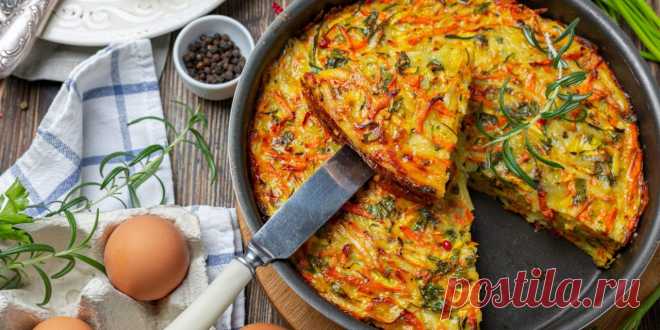 Кугель из картофеля, кабачков и моркови - Лайфхакер
