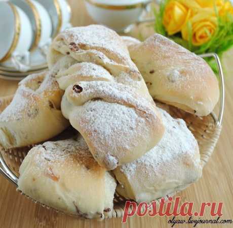 ПОСТНЫЕ ВИТЫЕ БУЛОЧКИ С ИЗЮМОМ