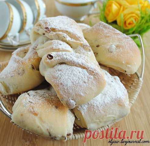 ПОСТНЫЕ ВИТЫЕ БУЛОЧКИ С ИЗЮМОМ