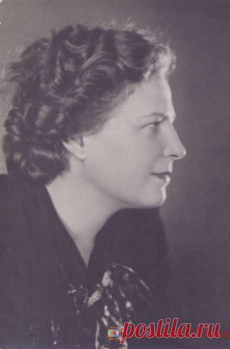 1956. Алла Тарасова - о2023 | POSTCARDSMUSEUM.com