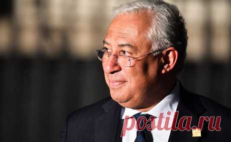 Премьер Португалии подал в отставку из-за расследования о коррупции. Премьер-министр Португалии Антониу Кошта подал заявление об отставке президенту страны Марселу Ребелу де Соуза на фоне расследования о коррупции, этот вопрос включен в повестку утреннего заседания, сообщает SIC Notícias.