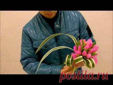 トッププロが教えるチューリップの花束応用編～How to make a bouquet of Tulips~professional edition - YouTube