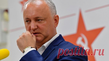 Додон объяснил, почему Санду уволила генпрокурора Стояногло