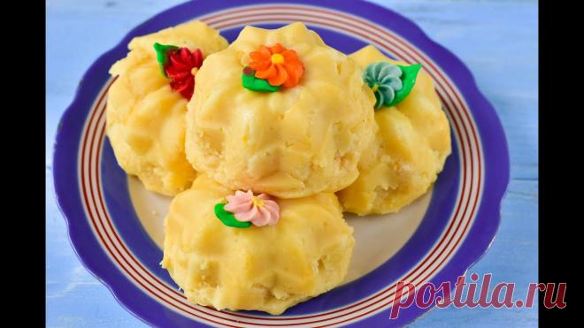 Сырники на пару Сырники в пароварке или мультиварке можно приготовить быстро и просто. Получаются они очень нежными и вкусными.Ингредиенты: яйцо - 1 шт. творог - 300 г сахар - 40 г мука - 2 ст.л. 1.Выложите творог в миску.2.К нему добавьте яйцо, сахар и муку.3.Хорошо перемешайте все ингредиенты блендером...