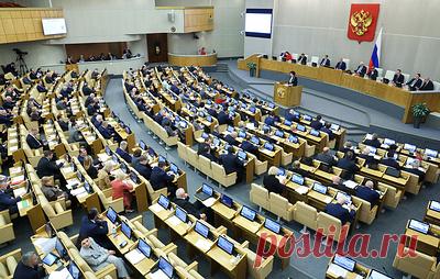 В ГД внесли законопроект об увековечении памяти жертв геноцида советского народа в войну. Документ предлагает закрепить в законодательстве понятие геноцида советского народа