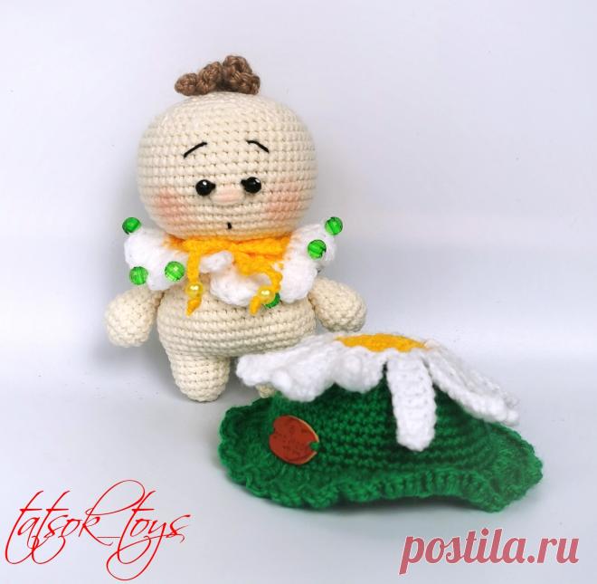 PDF Малыш Ромашка крючком. FREE crochet pattern; Аmigurumi doll patterns. Амигуруми схемы и описания на русском. Вязаные игрушки и поделки своими руками #amimore - маленькая кукла, пупс, куколка, пупсик, мальчик.