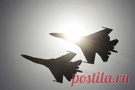 ВКС России получили партию новых Су-35С. Воздушно-космические силы России (ВКС) получили партию новых многоцелевых истребителей с управляемым вектором тяги Су-35С, сообщила госкорпорация «Ростех». Истребители произведены на авиазаводе имени Гагарина в Комсомольске-на-Амуре, входящем в ОАК. До этого первая партия боевых машин была поставлена осенью 2021 года.