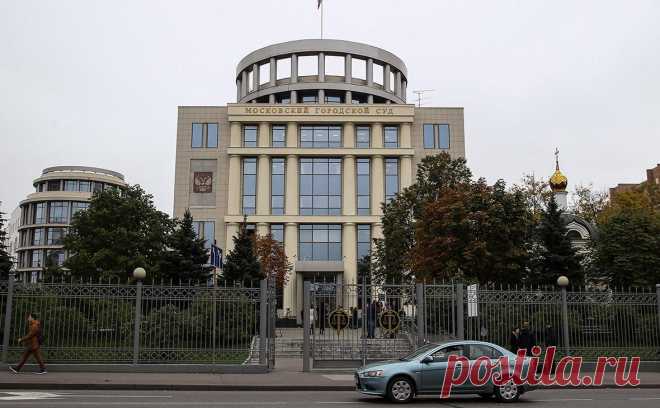 Прокурор попросил 25 лет для главы связанного с Плахотнюком наркокартеля. Ранее присяжные признали его виновным в занятии высшего положения в преступной иерархии, в грабеже и вымогательстве. По версии следствия, Торкунов, руководил наркокартелем, связанным с богатейшим бизнесменом Молдавии Плахотнюком