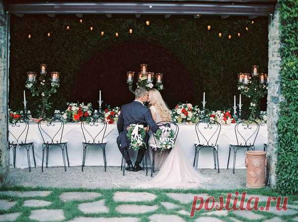 Стильный декор от Wedding Bloom Bureau. Что они сделают для вашей свадьбы: - проработка концепции мероприятия - подбор места проведения - создание образов жениха, невесты, гостей - декор и флористика - типография пригласительных и меню - подбор артистов и подрядчиков - подготовка документации (сметы, сценарии, тех тайминги) - подбор мест проживания для иногородних гостей - координация мероприятия Адрес в Москве: м.Аэропорт, Кочновский проезд,4к1 Теl: +7 (937)-803-39-24 Instagram:…