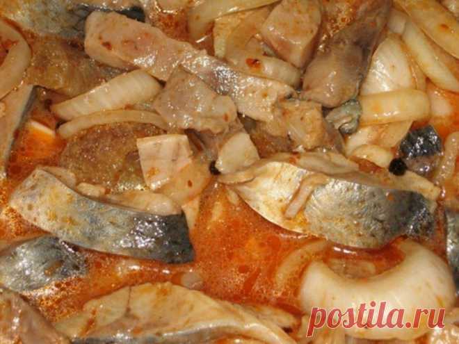 Готовим вкусно - СЕЛЕДОЧКА ПО-КОРЕЙСКИ Ингредиенты: селедка (замороженные или свежие) — 2 шт лук — 4 штуки перец черный молотый — 0,5 ч.л. перец красный молотый — 0,5 ч.л. соль — 1 ст.л. соус томатный — 1 ст.л. уксус — 50-60мл масло растительное — 125 мл (рафинированное) ТАКУЮ СЕЛЕДОЧКУ ПО-КОРЕЙСКИ Я ПОПРОБОВАЛА В АСТРАХАНЕ НА СВАДЬБЕ. СЪЕЛА ВСЮ ТАРЕЛКУ! ПАЛЬЧИКИ …