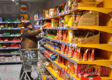 В магазинах ДНР появилась разлитая в Британии Coca-Cola. На торговых полках в магазинах Донецкой Народной Республики заметили бутылки с газировкой от Coca-Cola и пометкой «Made in GB».