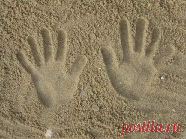 Особые знаки у вас на ладонях - Сонники, гороскопы, гадания - медиаплатформа МирТесен Особые приметы могут появиться как на правой, так и на левой руке. Как правило, это формы, созданные из линий, напоминающие крестики, круги или квадраты. Иногда картина более сложная и напоминает нам что-то конкретное, например, животное или символ (цифру, букву). Согласно хиромантии такие знаки