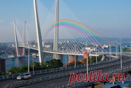 Владивосток город НАШЕНСКИЙ!!!.
Лариса Назаренко (Григоренко)

Два моста: Золотой мост и Радуга - мост