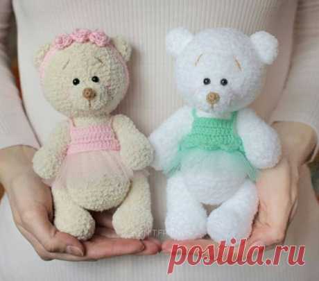 МИШКИ.
Автор: Светлана Алтунина источник: https://www.instagram.com/knit.friends/