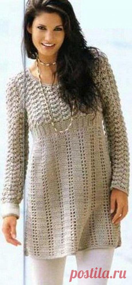 Бежевое платье-туника