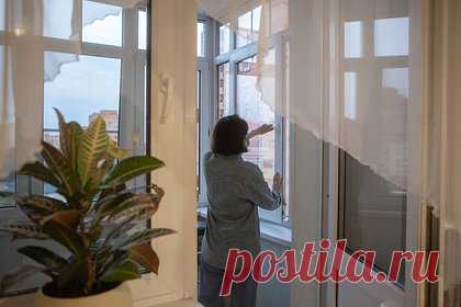 Россиянам начали отказывать в уже одобренной ипотеке. Почему так происходит?. Банки в России начали отказывать в выдаче ипотеки по одобренным ранее условиям из-за выросшей ключевой ставки Центробанка. В результате почти треть клиентов с одобренной ипотекой в августе-сентябре не смогли получить кредит. Помочь в таких ситуациях могло бы субсидирование процентной ставки, считают в Госдуме.