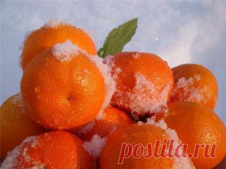 ЖИЗНЬ  БЫЛА  БЫ  ПРЕКРАСНЕЕ..  ЕСЛИ  БЫ  АРБУЗЫ  ЧИСТИЛИСЬ  КАК  МАНДАРИНКИ..