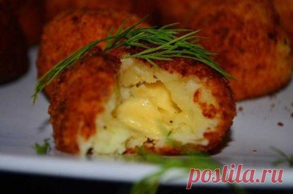 Картофельно-сырные шарики

Ингредиенты:

- картофельное пюре
Показать полностью…