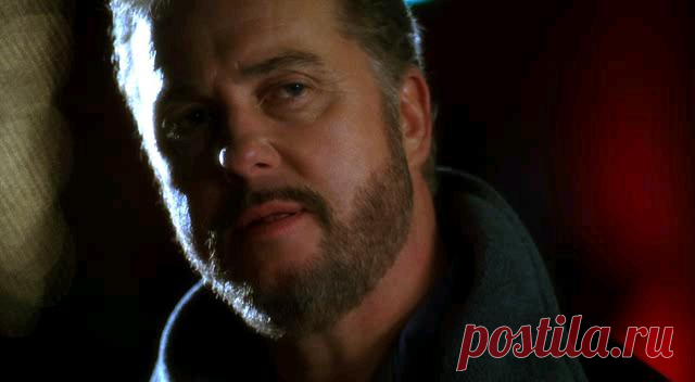 Уильям Петерсен