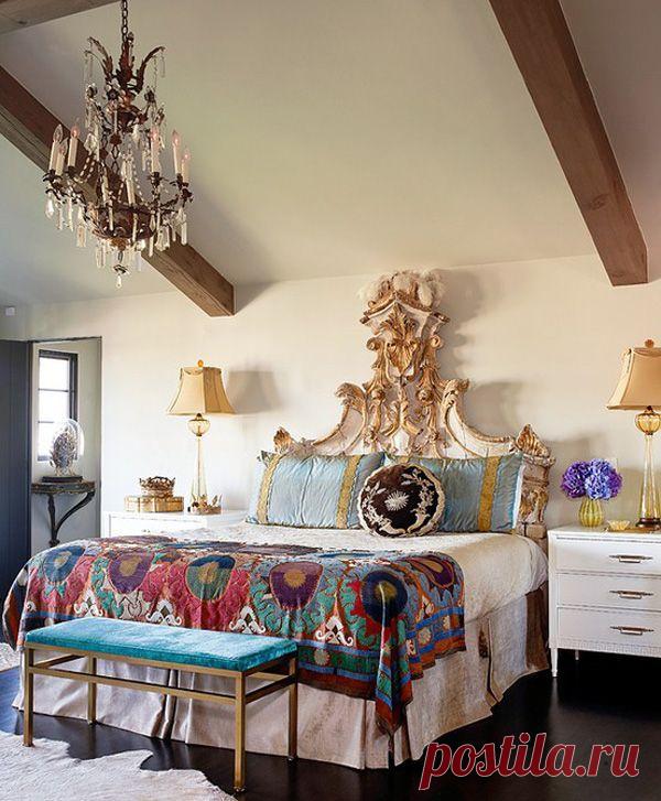 Так сложилось , что удивительный мир Бохо стиля на просторах интернета , зачастую излишне "КИЧеват".(Уж простите , за слово). Бохо - всё таки баланс, бохо- это упорядоченный хаос. Он многолик , но имеет свои принципы.
Интерьерная тематика в этой области мне не безразлична, хочу показать то что накопилось из идей в БОХО стиле, в которых всё таки можно жить!