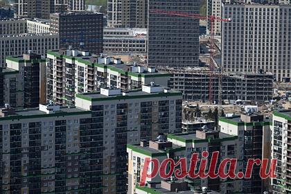 В России подорожает один тип жилья. Осенью в России незначительно вырастут средние цены на новостройки, к концу 2022 года динамика может стать более выраженной на фоне инфляции и увеличения спроса. Ожидается рост спроса на новостройки после окончания сезона отпусков. До конца года стоимость таких объектов увеличится на 7-10 процентов.