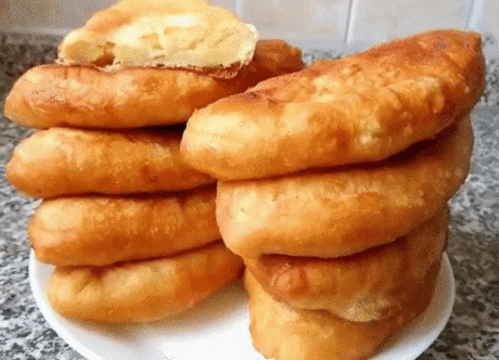 Быстрое тесто для вкусных пирожков
Надо взять:
1,5 стакана тёплой воды
2 ст.л. сахар
3 ст.л. мука
11 грамм сухие дрожжи
Приготовление:
Хорошо перемешать.Оставить на 10 минут. (Я была в шоке,когда тесто за считанные минуты так поднялось)
Затем добавить
0,5 стакана подсолнечного масла
3 ст.мука
соль
Оставить на несколько минут. (Тесто воздушное, приятно брать в руки и раскатывать..)