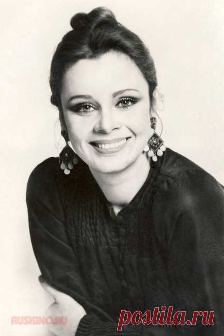 Любовь Полищук
- 21 мая, 1949 • 28 ноября 2006