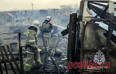 В Забайкалье обесточили часть города Борзи из-за пожара. Линия будет оставаться отключенной до окончания работ спасателей