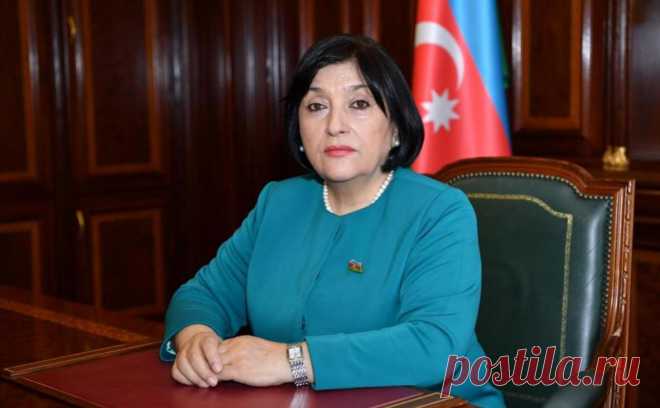 Баку обвинил Пелоси в предвзятости после ее заявления в поддержку Еревана. Пелоси в Ереване заявила, что осуждает «нападение» Азербайджана на Армению и настаивает на мирном решении конфликта. Баку счел ее позицию необъективной и обвинил Ереван в эскалации конфликта в ночь на 13 сентября