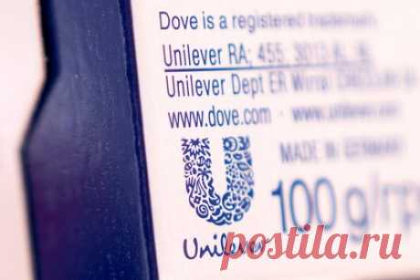 Unilever объяснила решение остаться в России. Компания Unilever не считает верным решением полностью уйти с российского рынка и предпочитает ограниченный вариант ведения бизнеса, заявил директор компании Хейн Шумахер. По его словам, отказ от бизнеса привел бы к национализации компании, а вариант с продажей активов не отвечает целям предприятия.