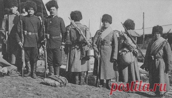 В китайском городе Люшунь, известном в России как Порт-Артур, завершена реставрация кладбища времен Русско-японской войны. Там погребены тысячи защитников Порт-Артура, и это самое большое захоронение русских солдат начала ХХ века. Восьмиметровый поклонный крест 1 из самых важных исторических памятников в Порт-Артуре. Его установили в 1912г. по указу НиколаяВторого и с тех пор ни разу не реставрировали. / История цивилизаций!